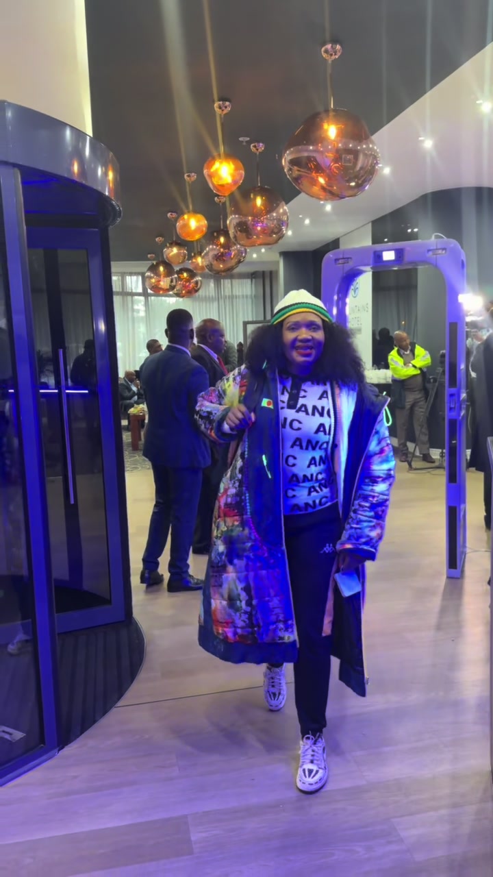 @Tandi_Mahambehlala