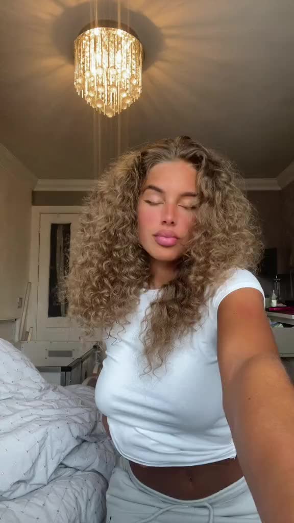 @GoddessBLN