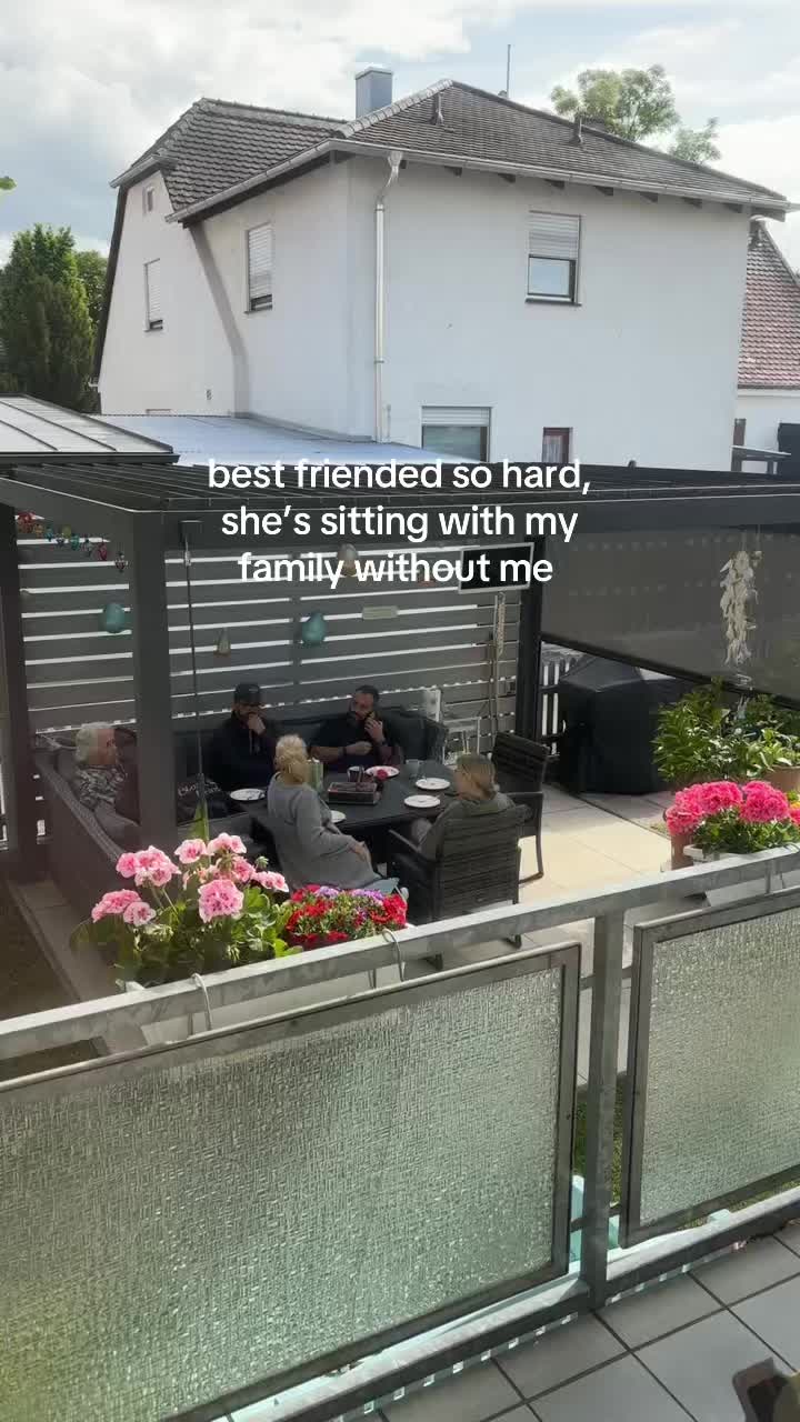 @Luna