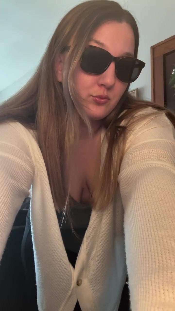 @Curvy Courtney