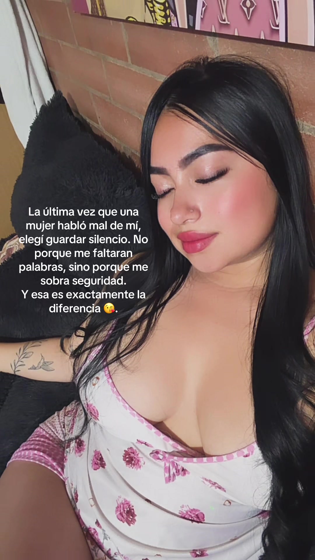 @VALENTINA♡.