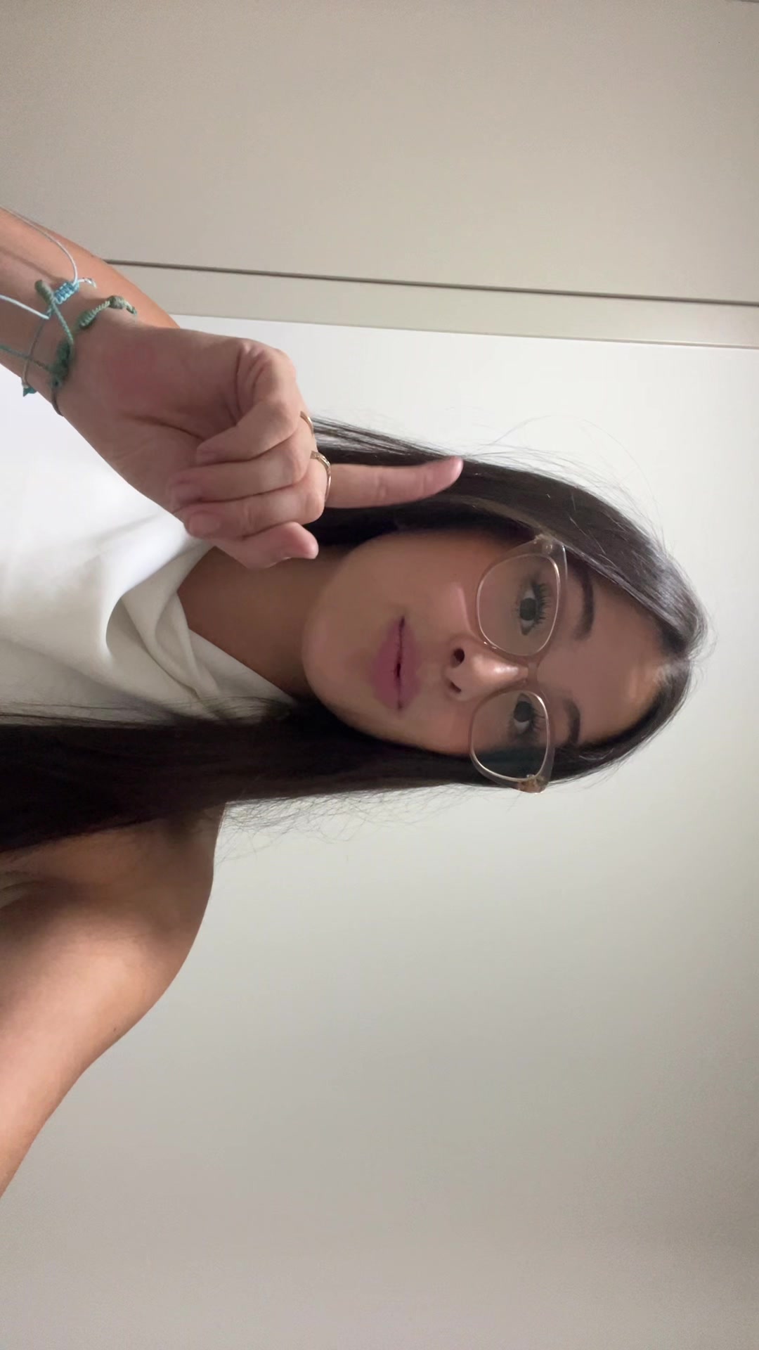 @laura
