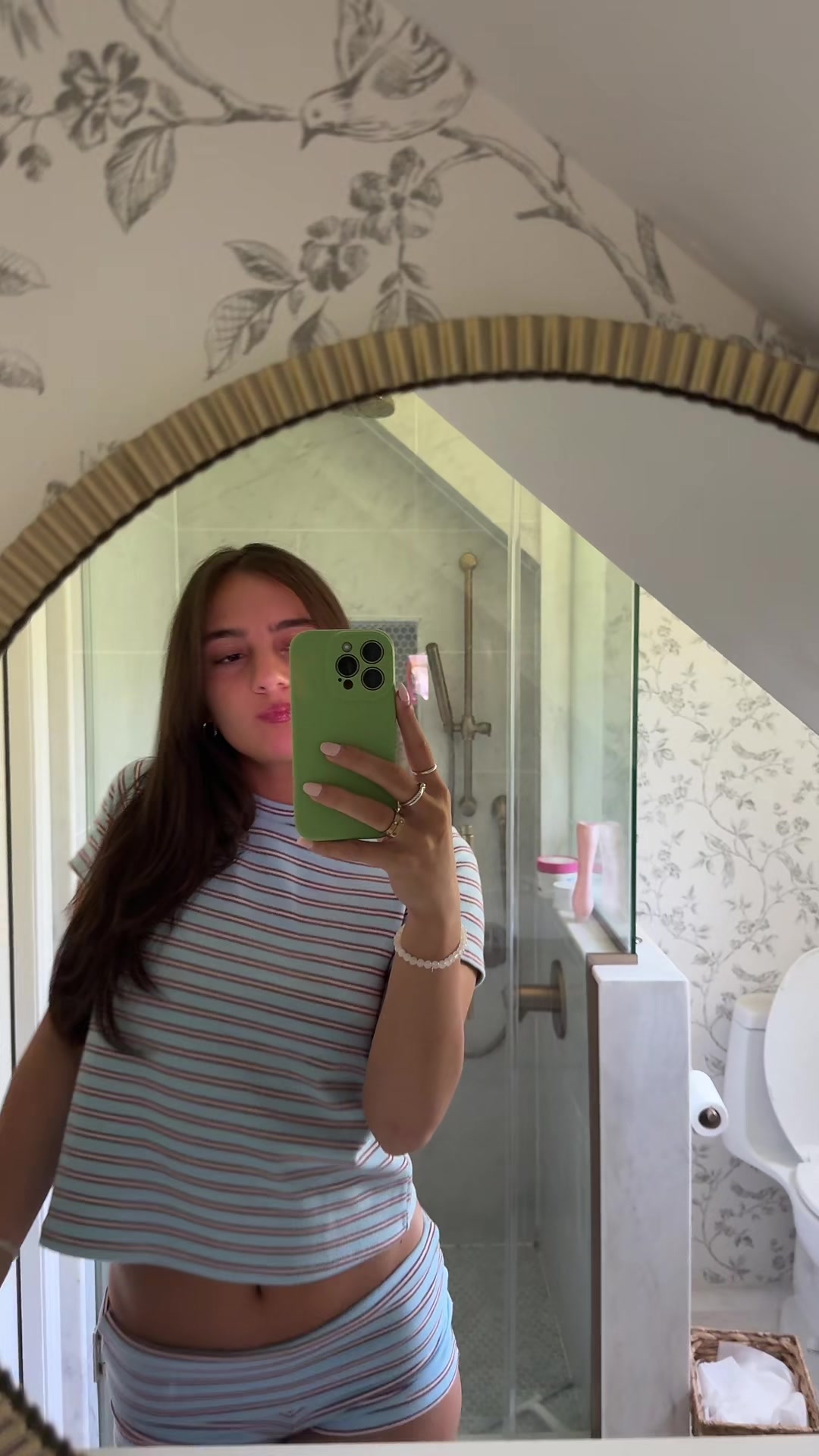 @ellie biscardi