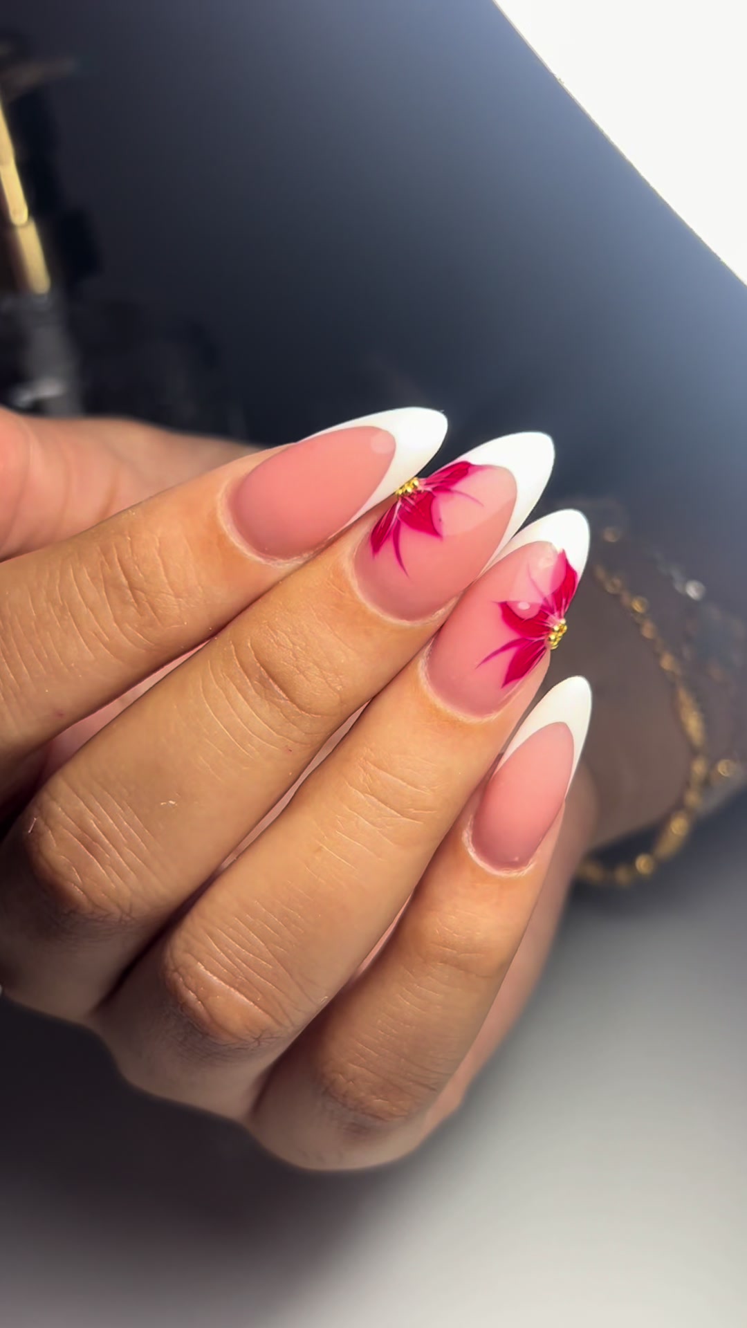 @Nails_Nicolesv