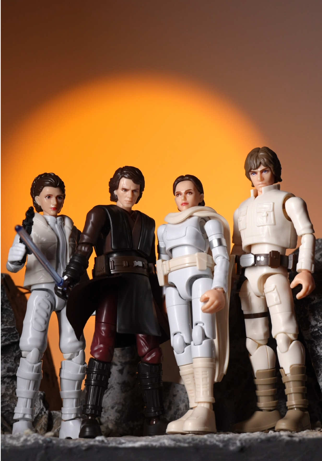 @TOYSN’T