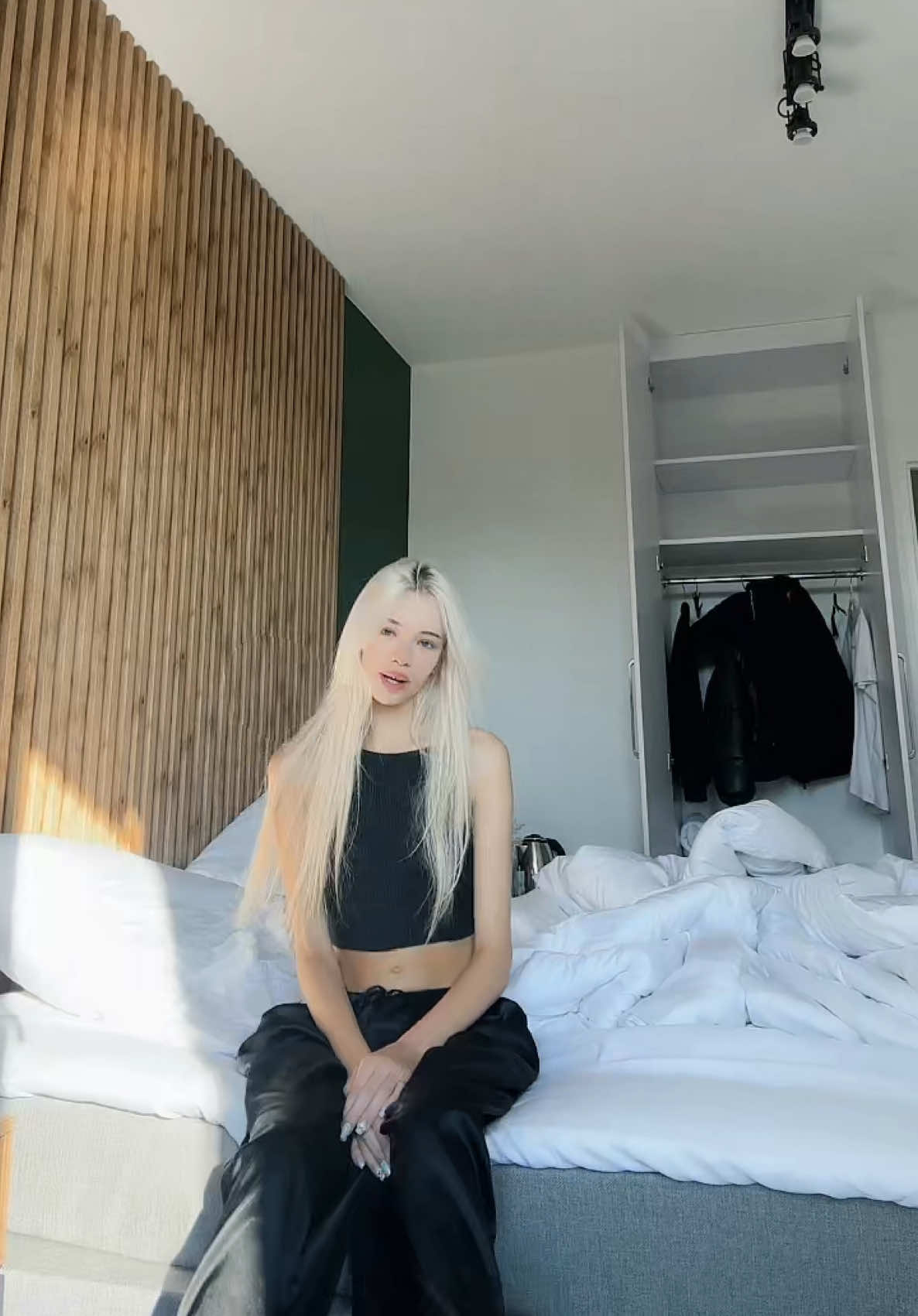 @VLATESSA