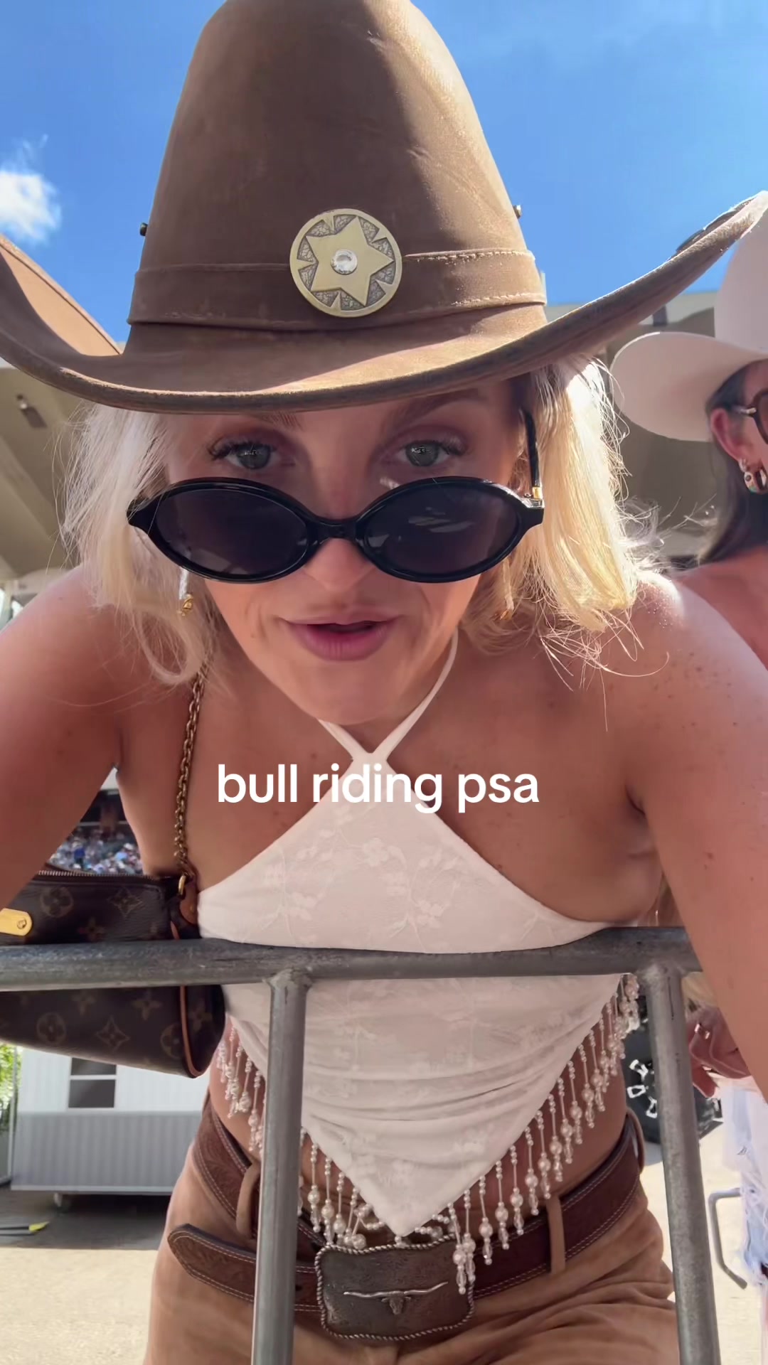 @dumbblondediary