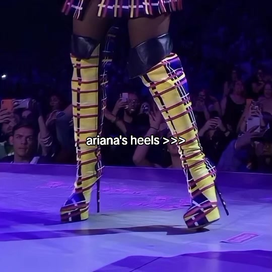 @𝒩