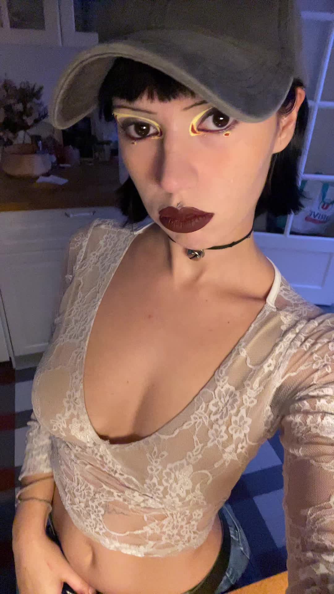 @Julia 🩴🫦