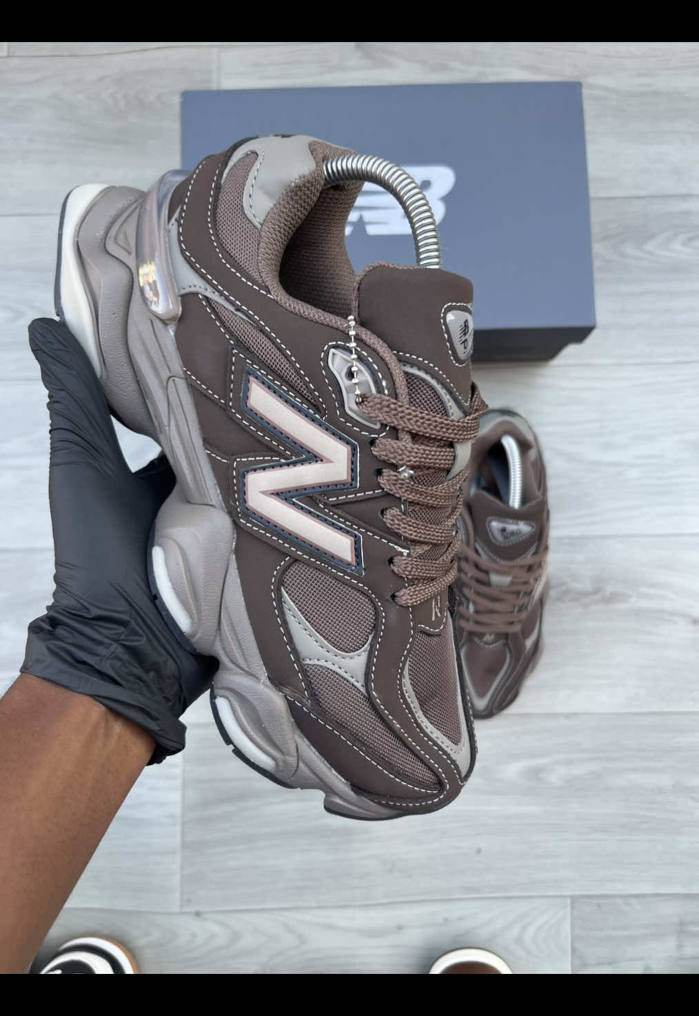 @SNEAKER 🥷