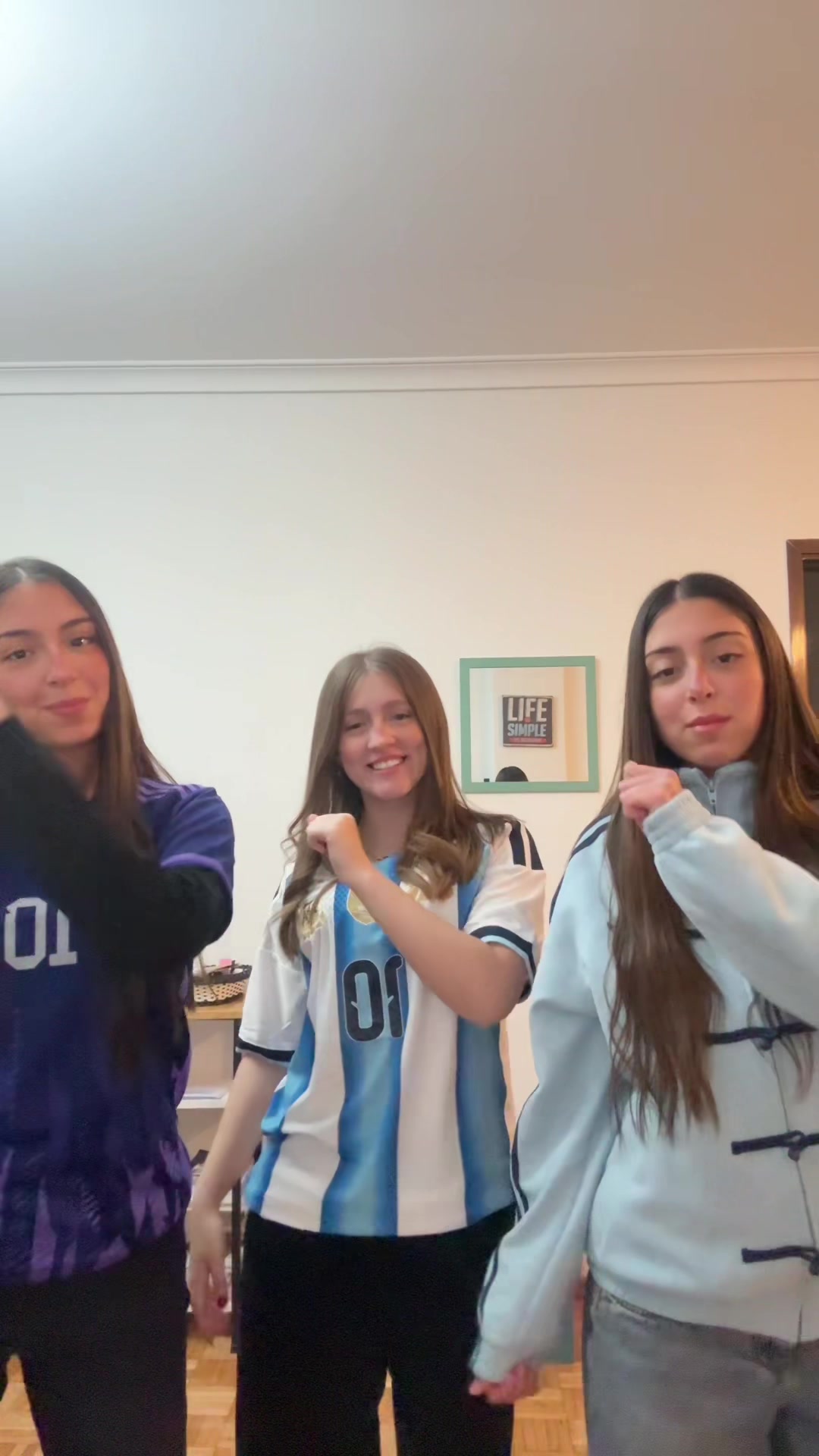 @𝒵𝑜𝑒𝓀𝓊𝓃𝒾𝓈𝒸𝒽𝒾