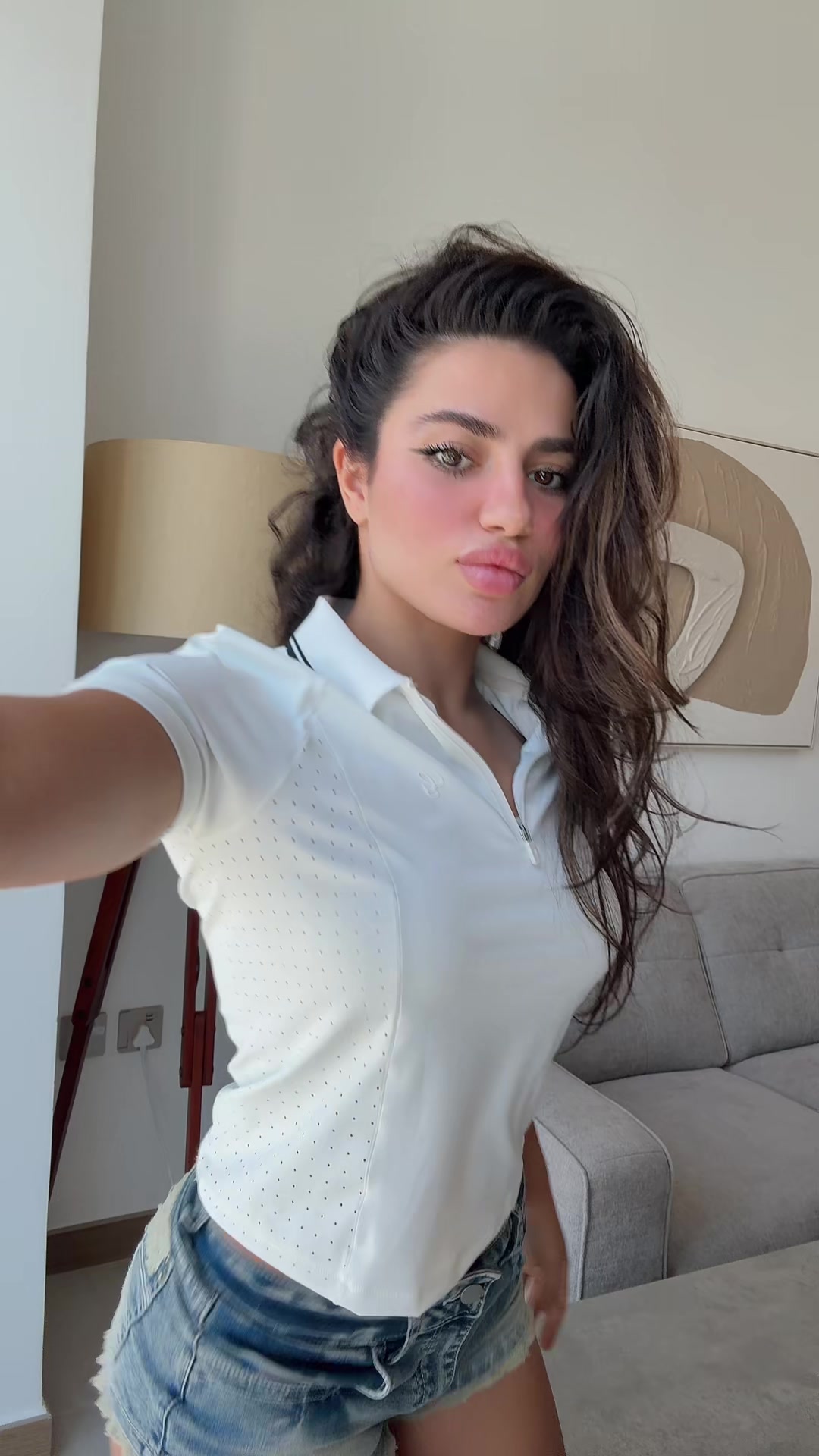 @queenmira