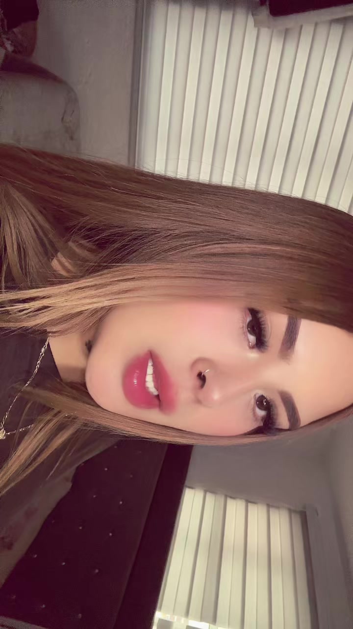 @𝒱