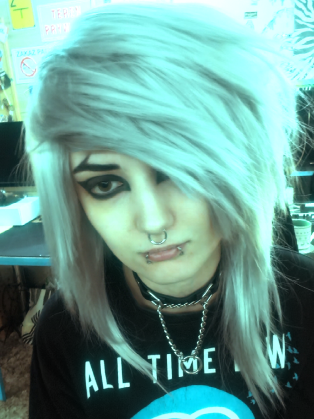@☠️The Reverse Emo Changeling