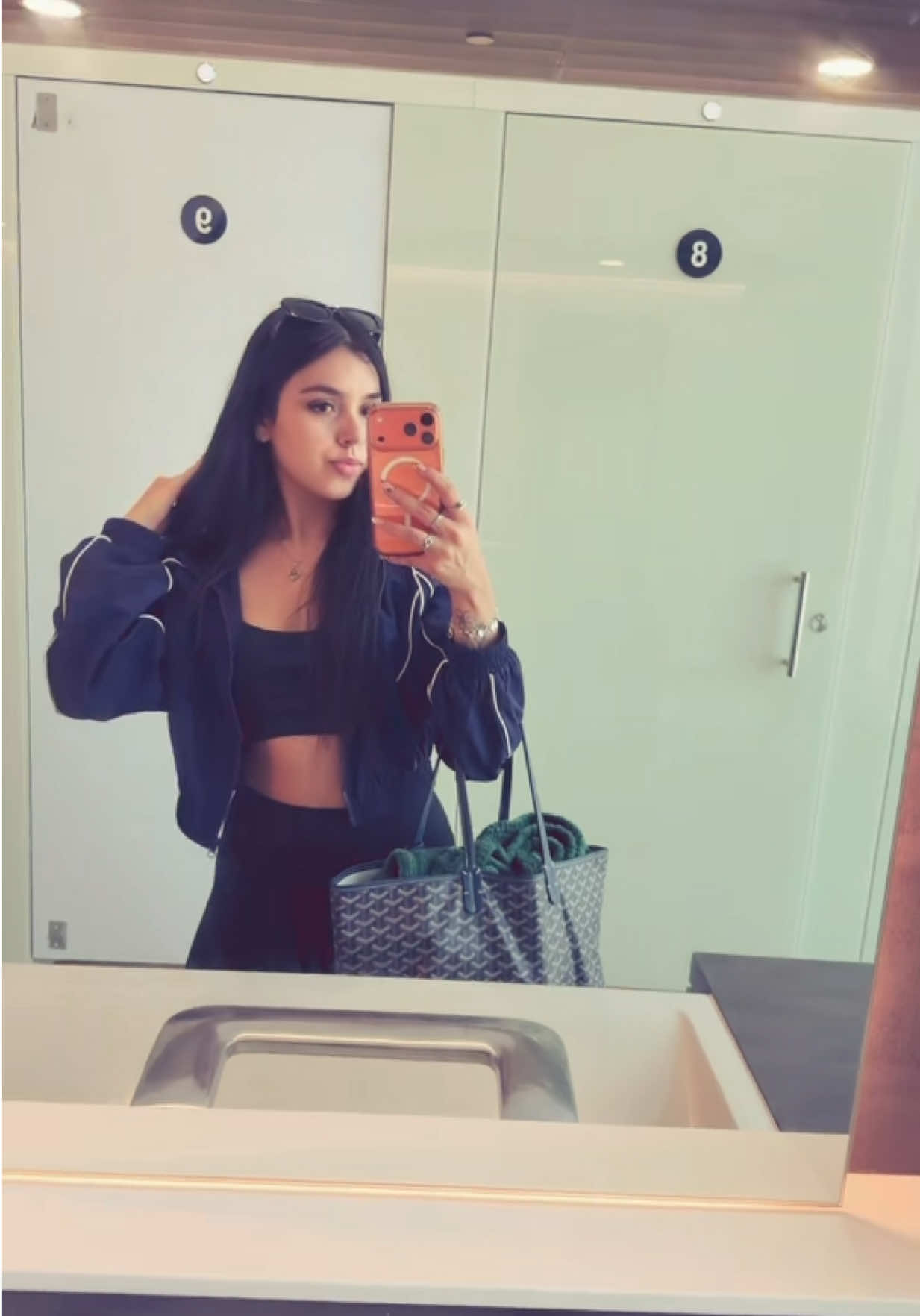 @️
