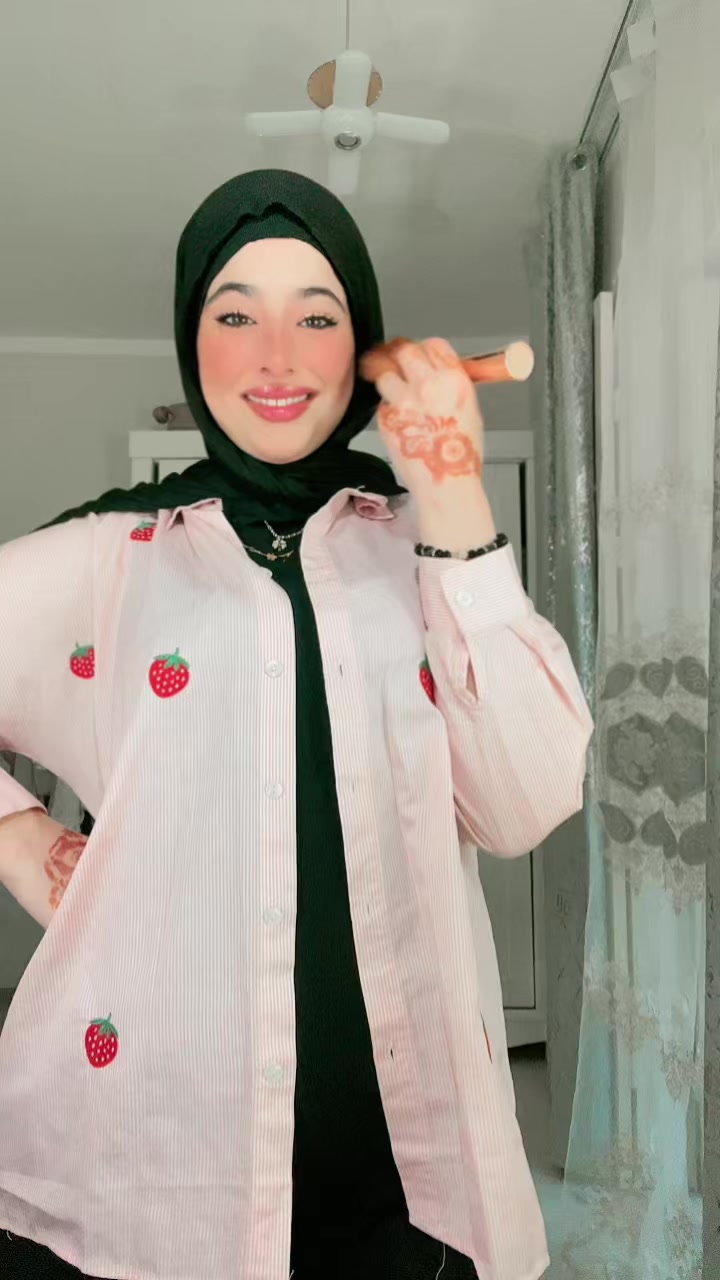 @بثينة شيبان Bouthaina Chibane