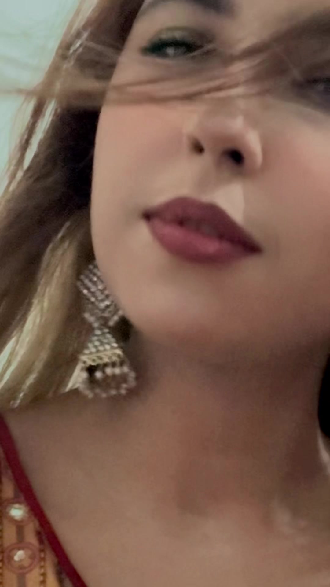 @xshaya×