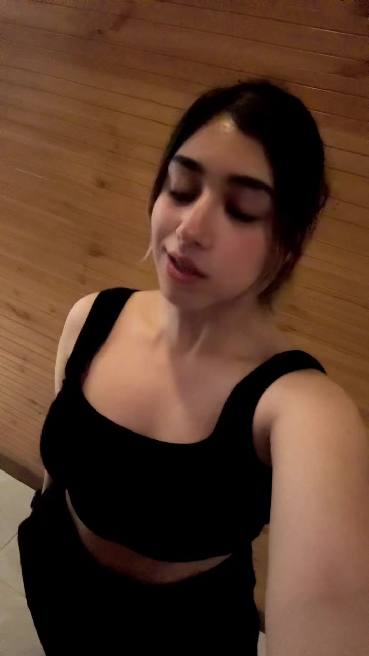 @Parnia Fallahpoor