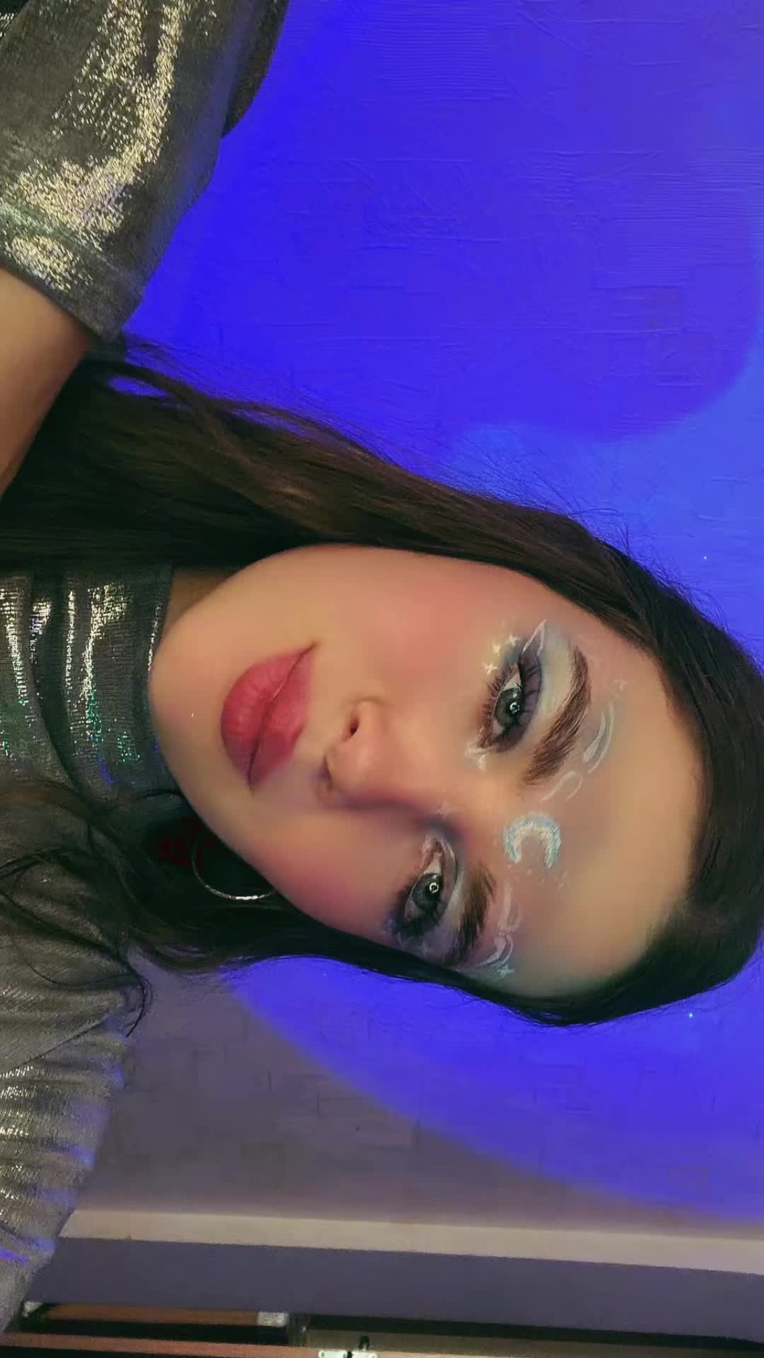@Alyona✨🦋