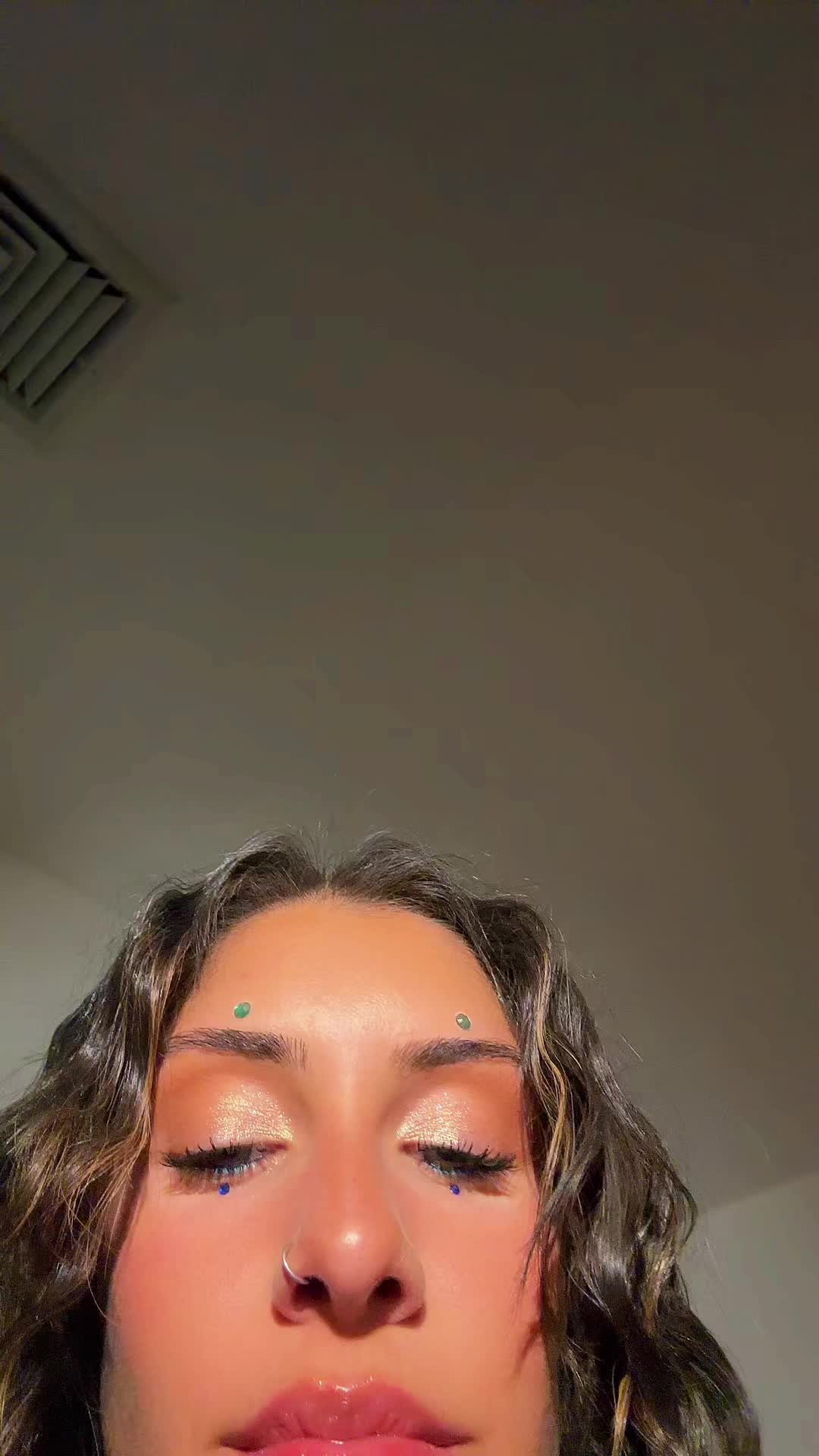 @Camila