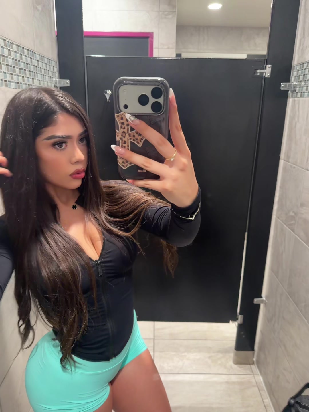@_nataliaa.floress_