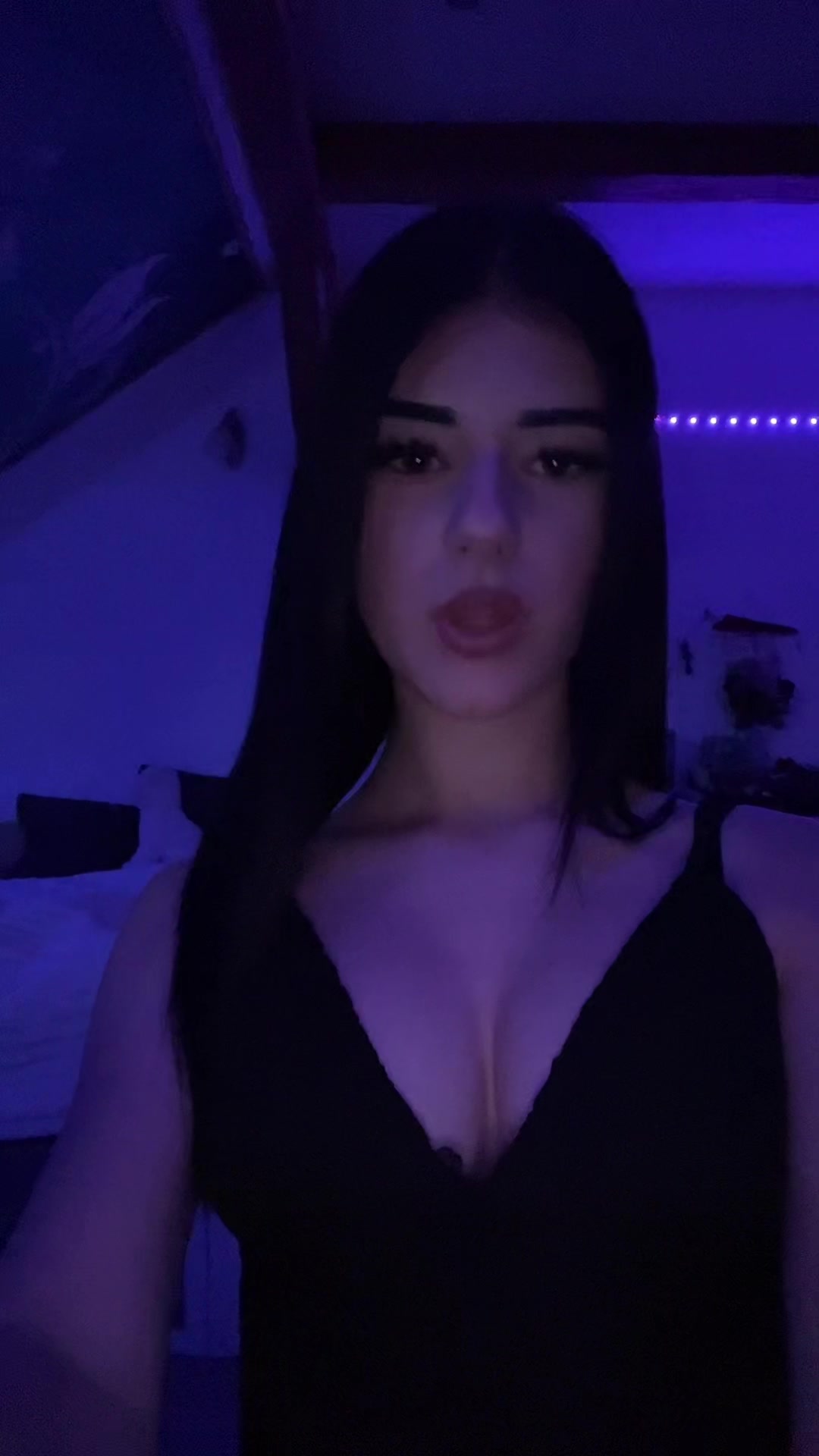 @e_xleen