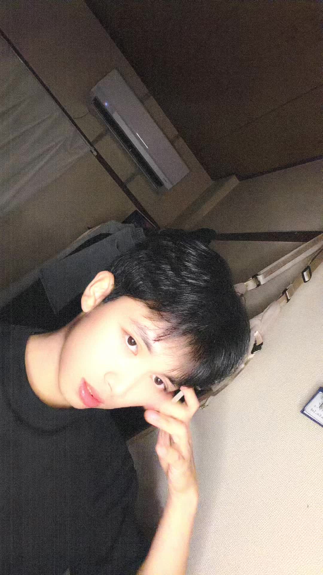 @ᴀʏᴇ ᴄʜᴀɴ ᴀᴜɴɢ 🎶
