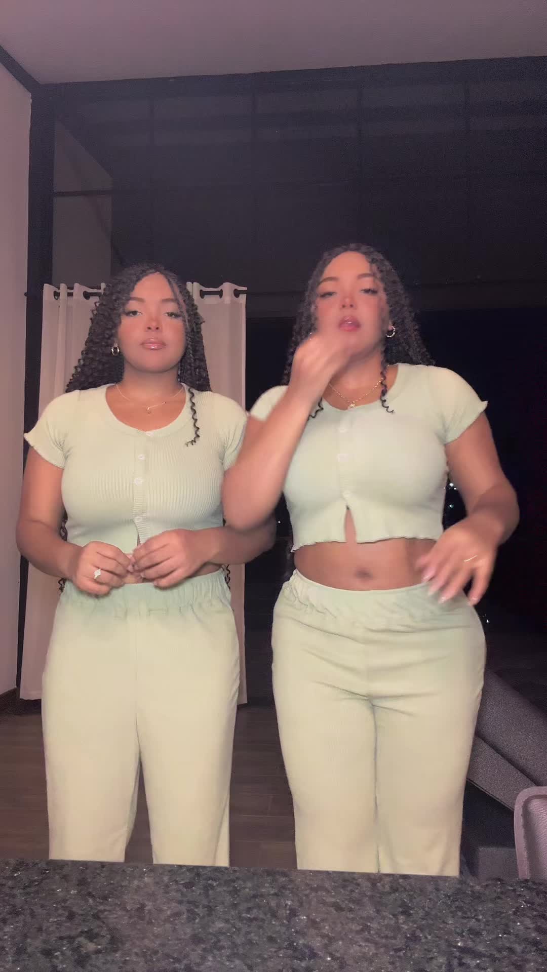 @Gemelas Estrada 💎