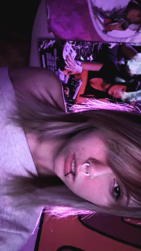 @Lainey🎞️
