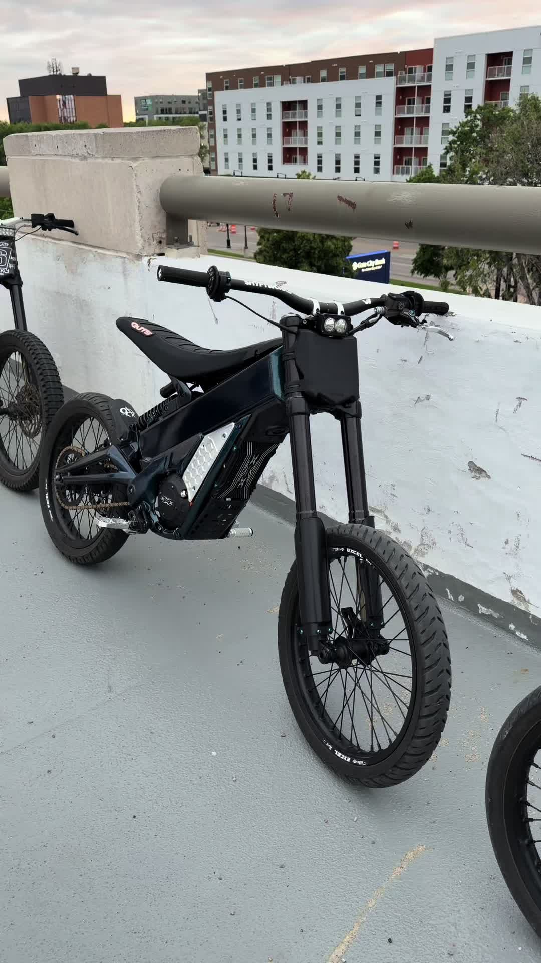 @𝔭𝔞𝔯𝔨𝔢𝔯
