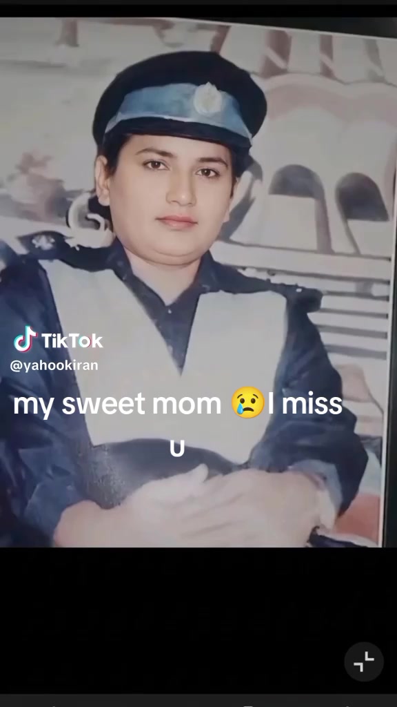 @SABA KHAN official ❤️🇵🇰