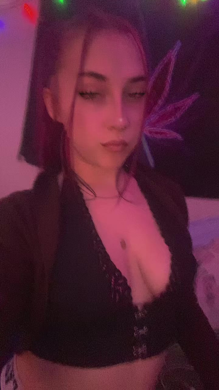 @LilRed 👑