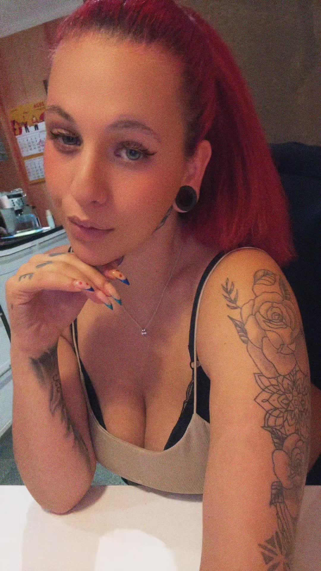 @Vivi😈