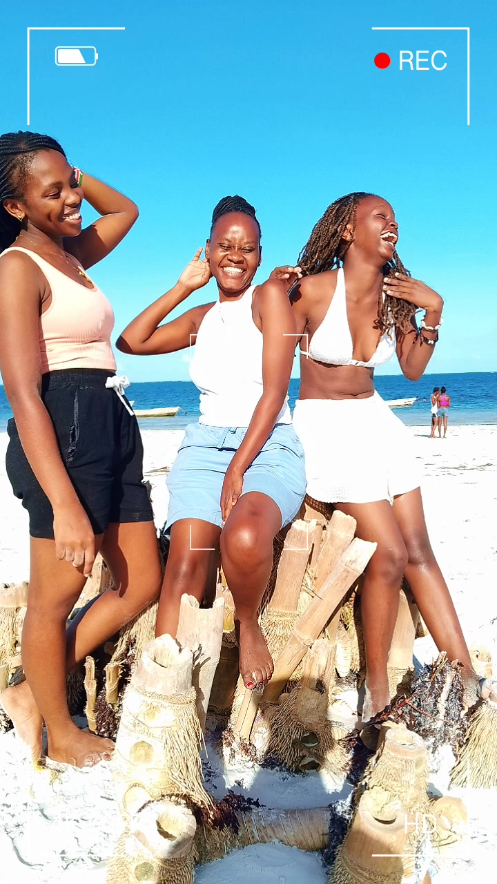 @Gloria Maingi