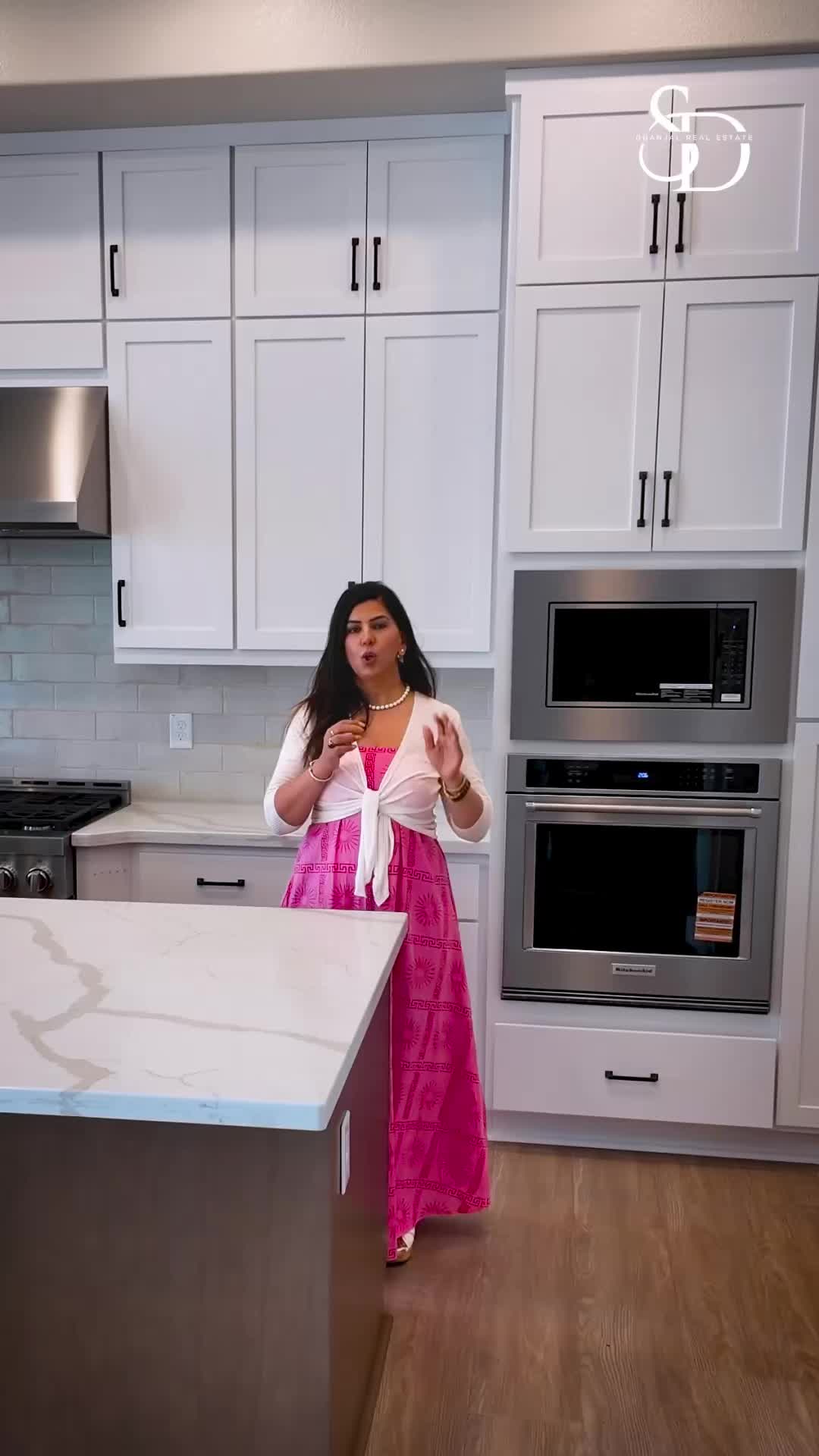 @Shaly Dhanjal | CA REALTOR®