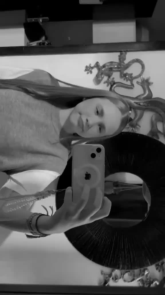 @𝐀𝐌𝐄𝐋🩷💛