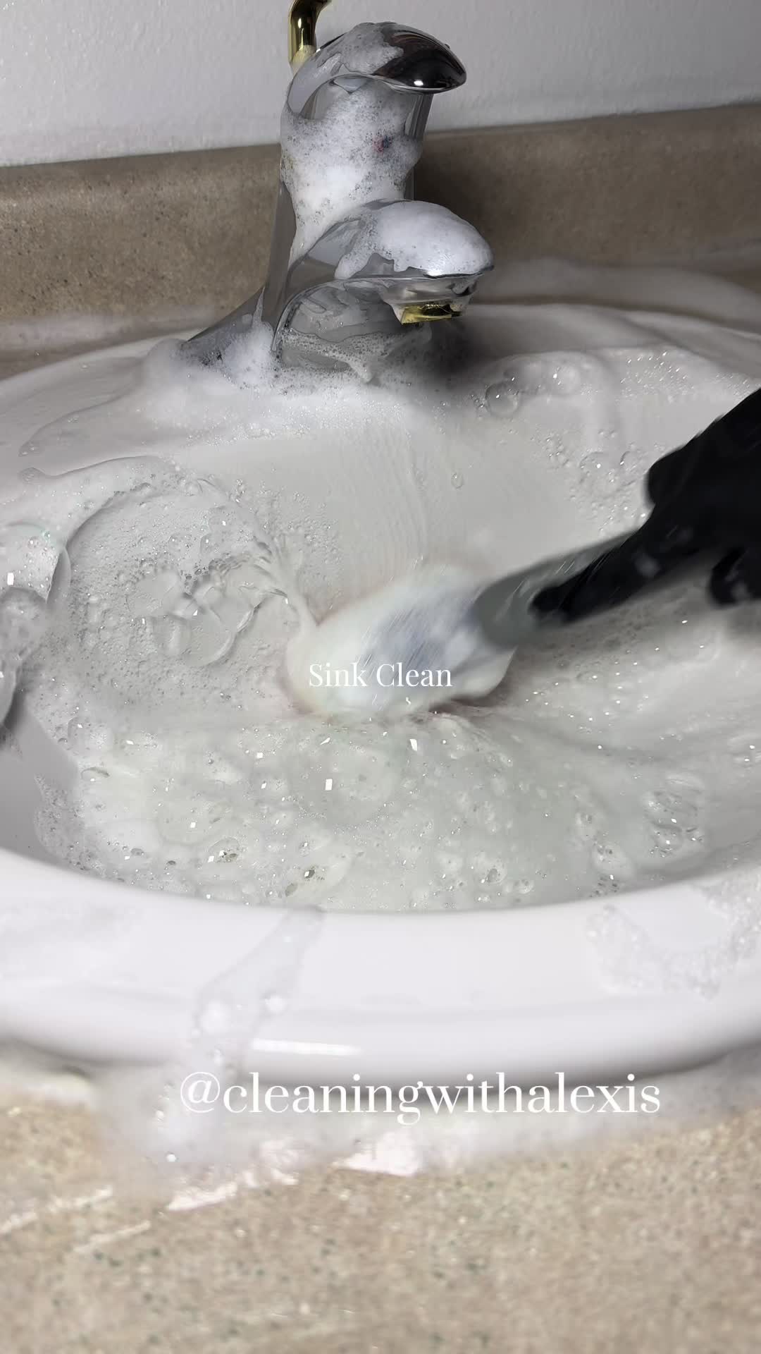 @AlexisCleanASMR