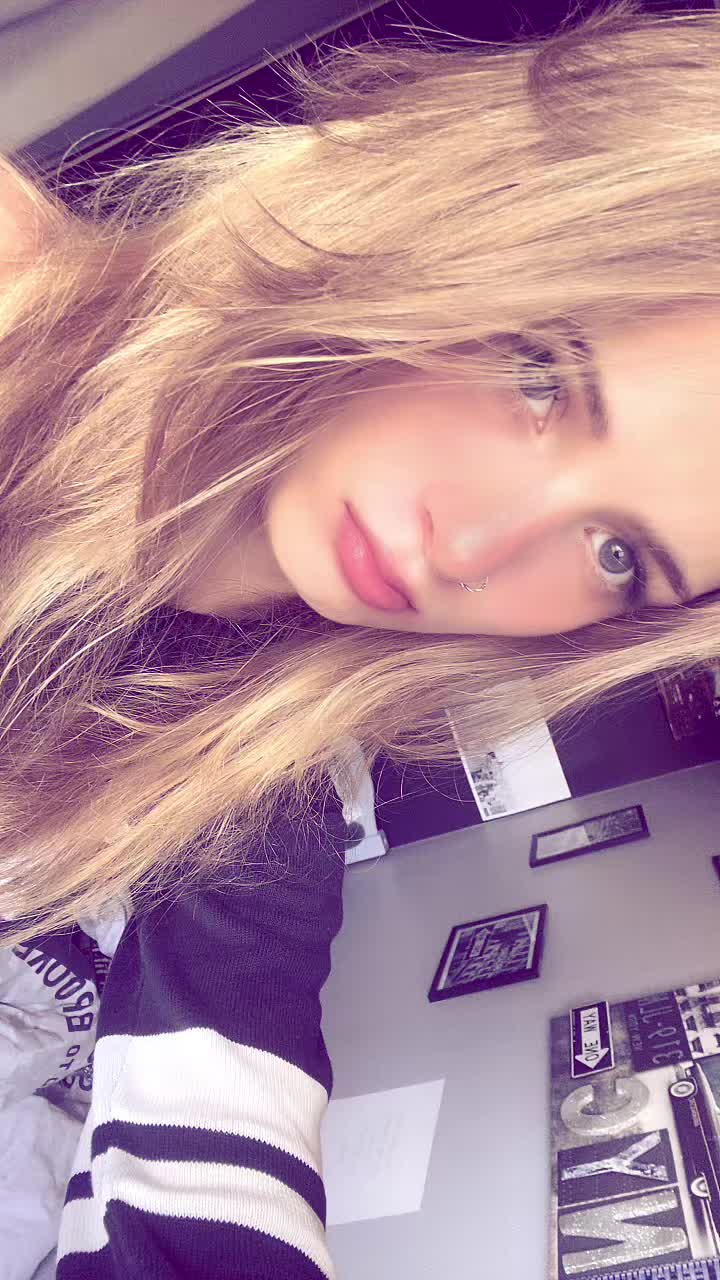 @Mona💫