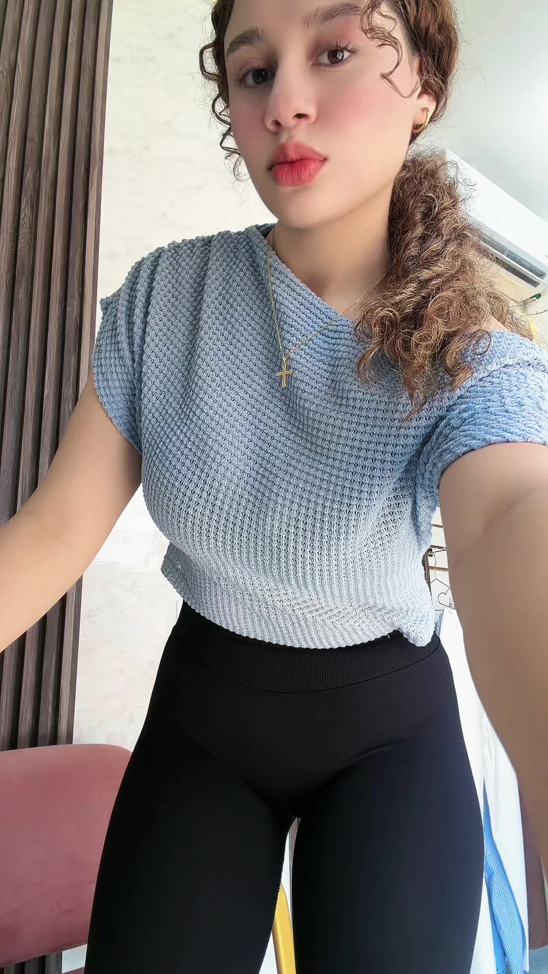 @anishka