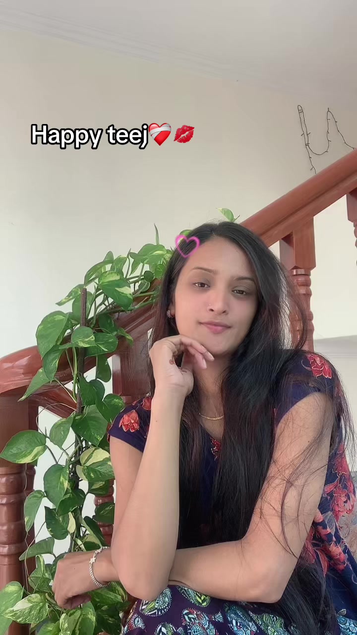 @ᥫ᭡ निशा 🦷👩⚕️