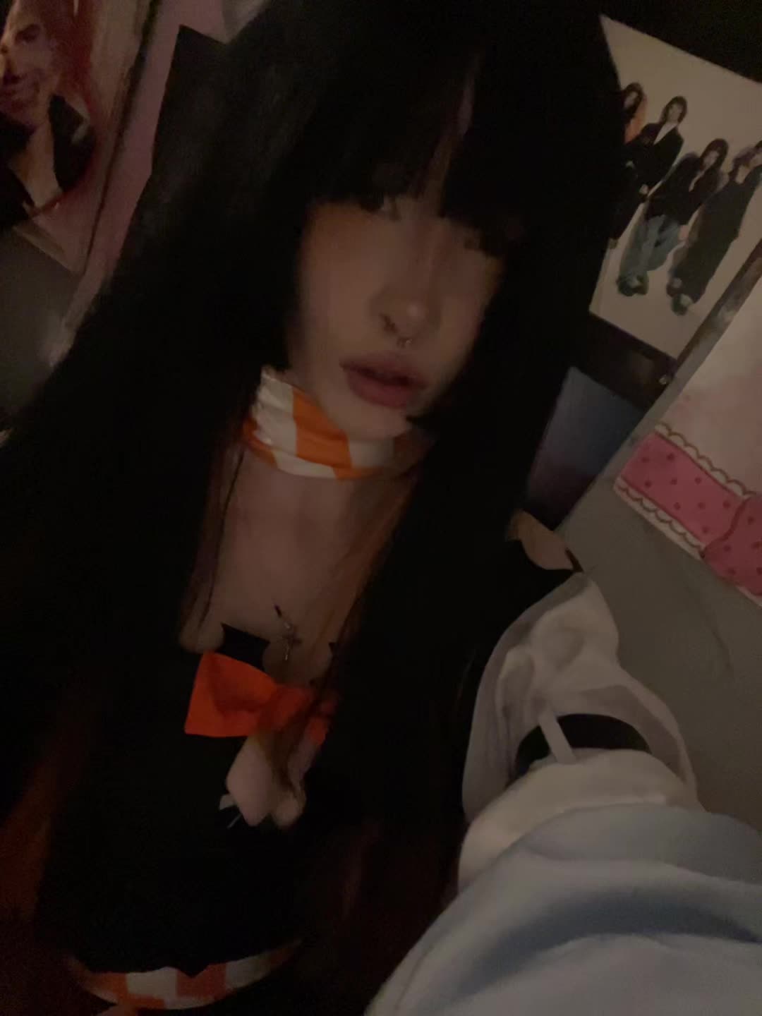 @Ellliee