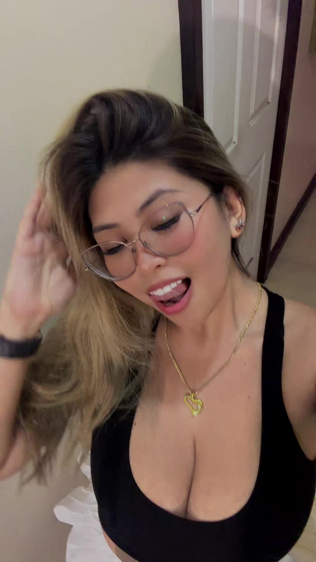 @RoxxieA