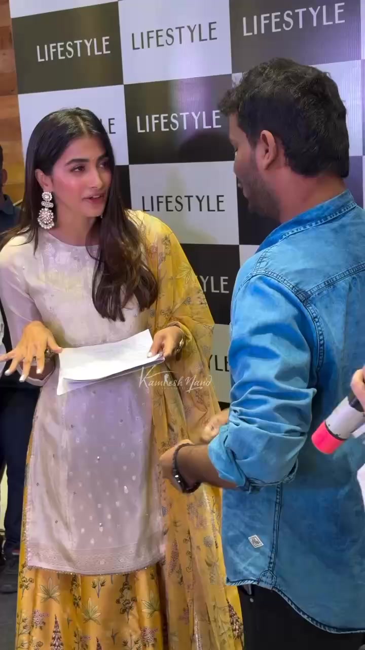 @Pooja Hegde FP