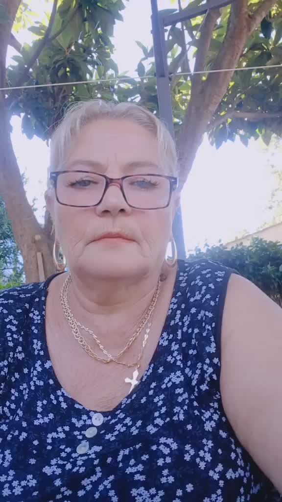 @alecxandra
