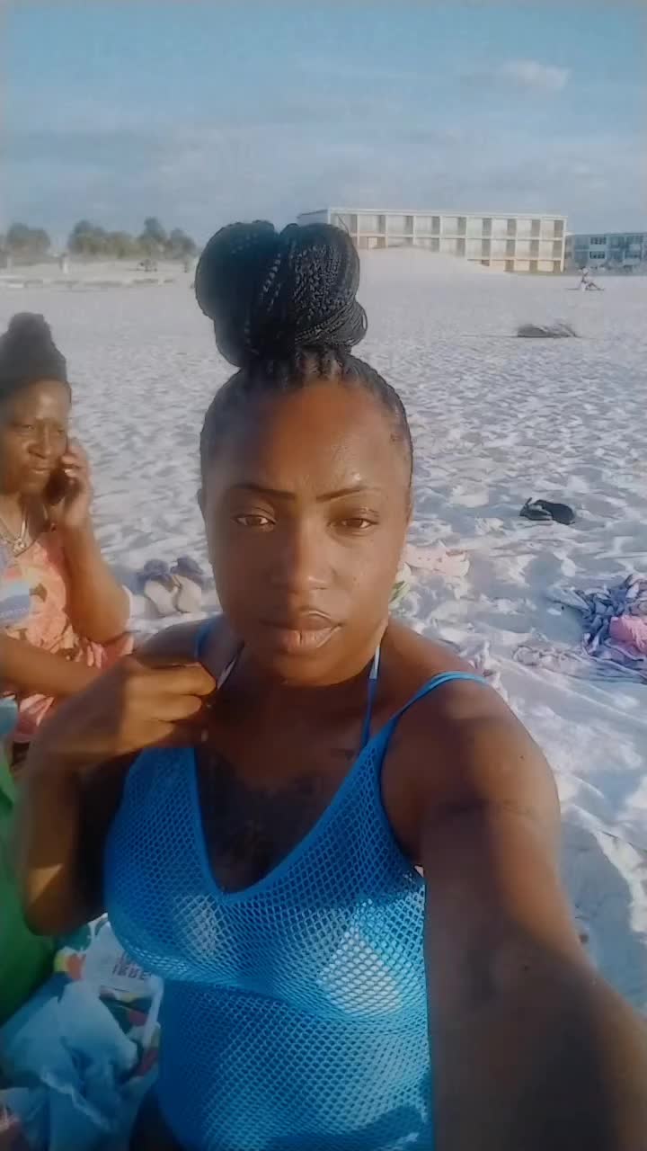 @Tee