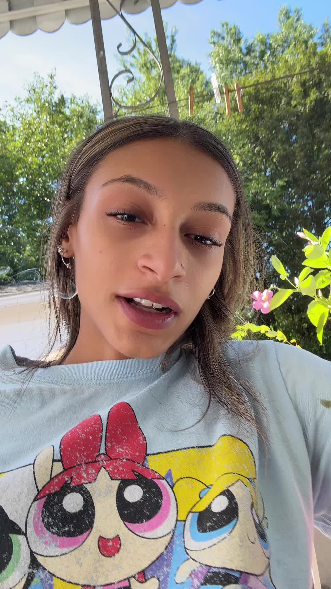 @carleeebaee