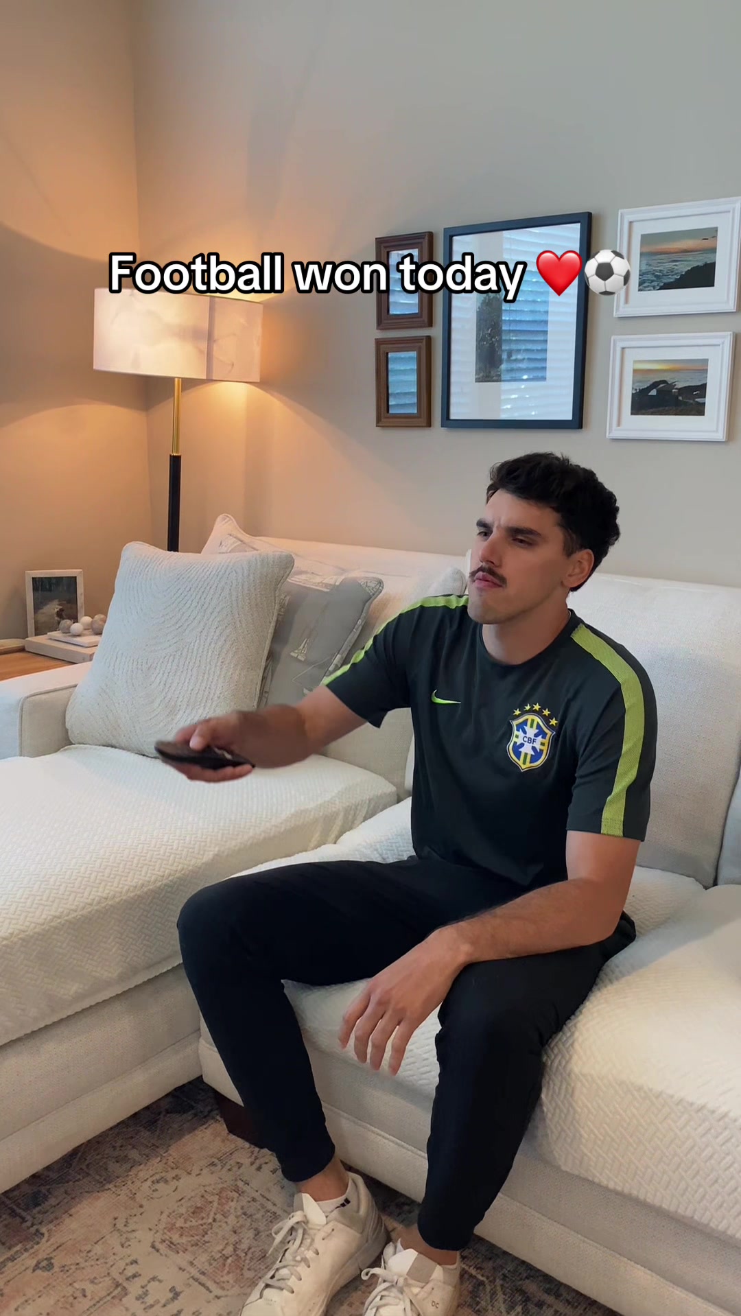 @Hay10