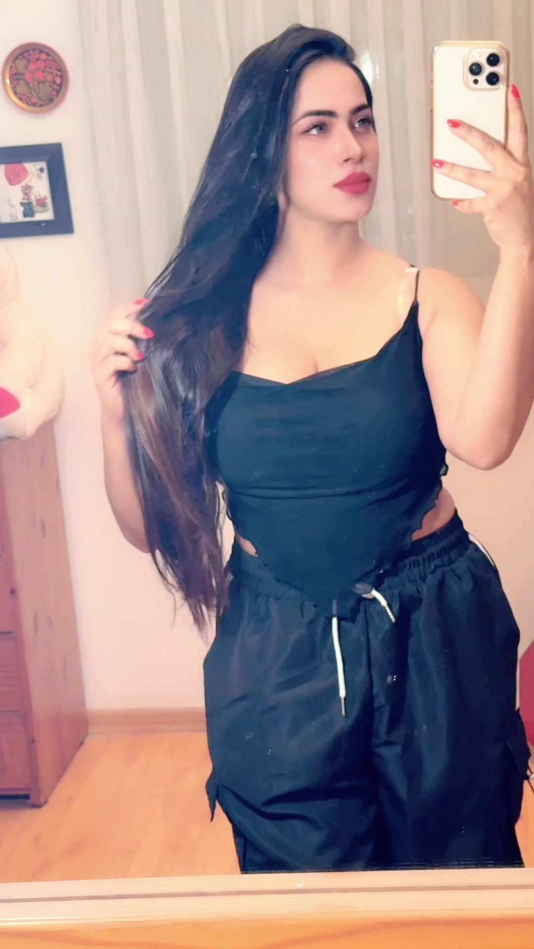 @Naisha