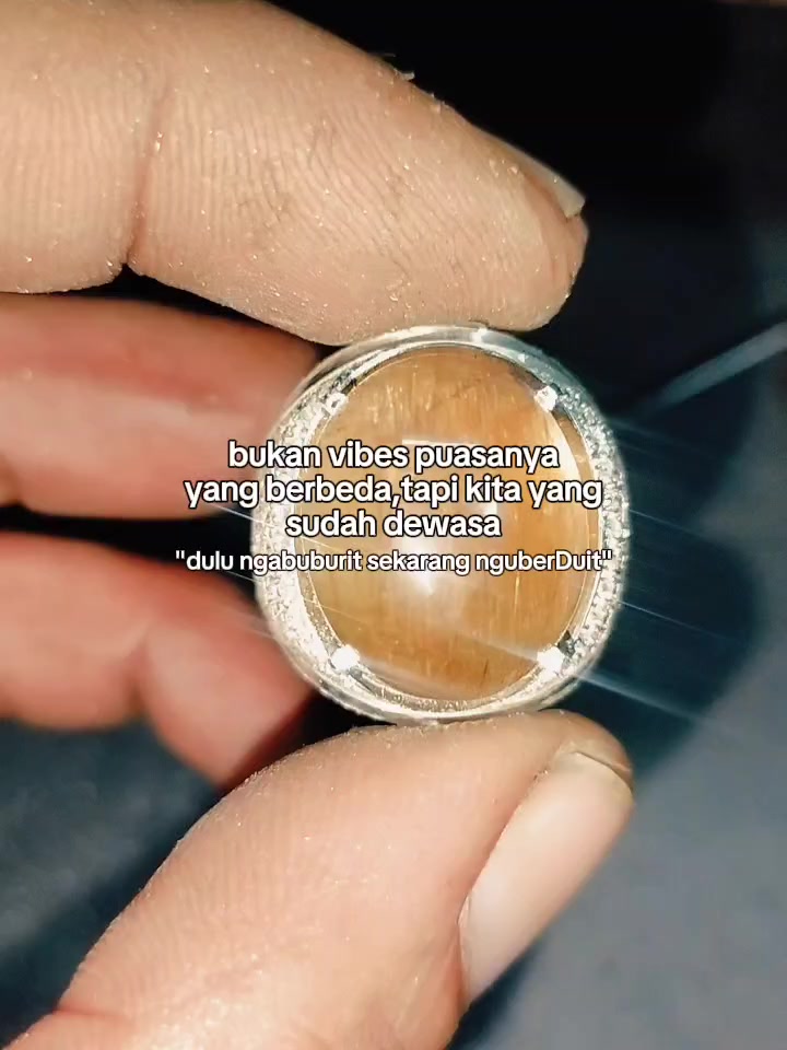 @uzzy gemstone