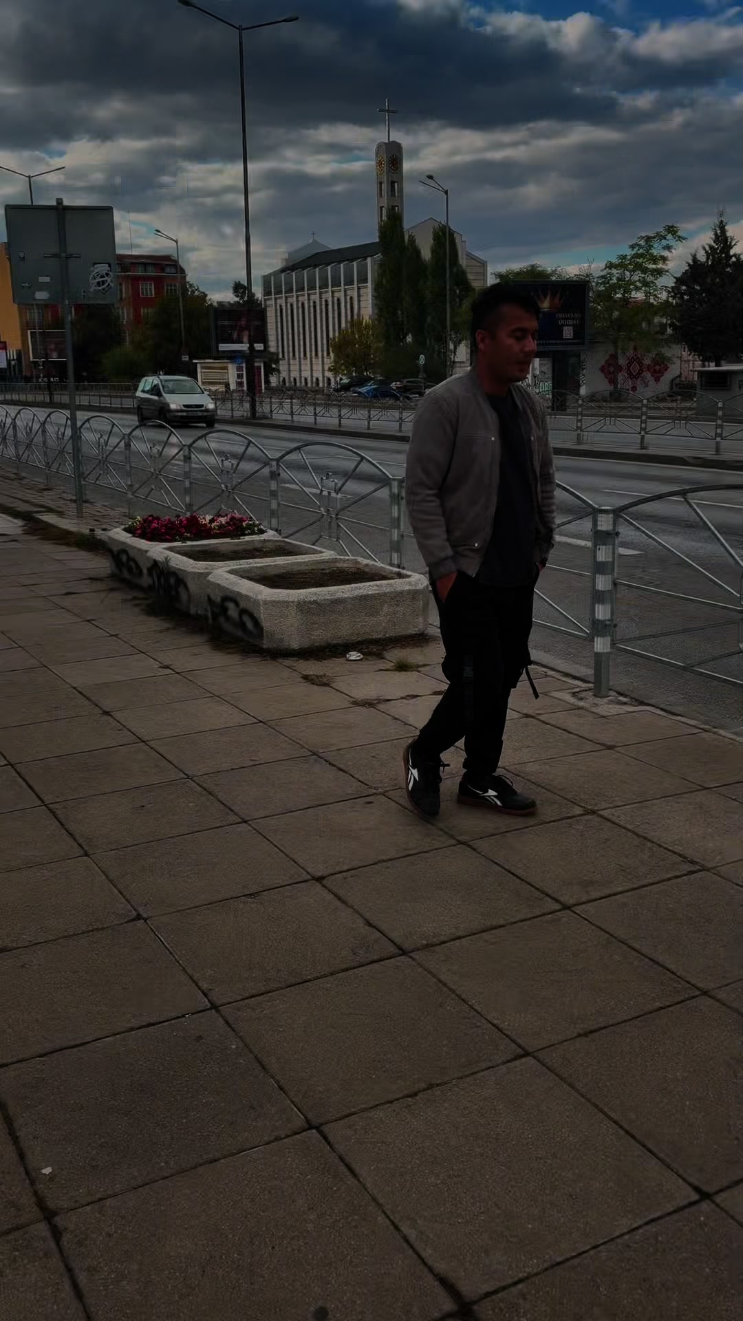 @🇪🇺कान्छा🍫